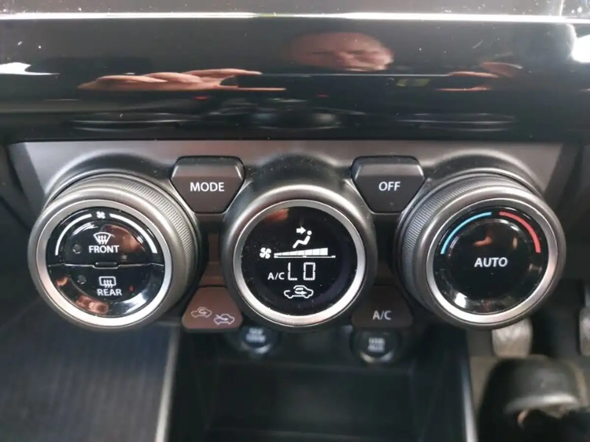 2022-suzuki-swift-12-dualjet-sz5-big-15