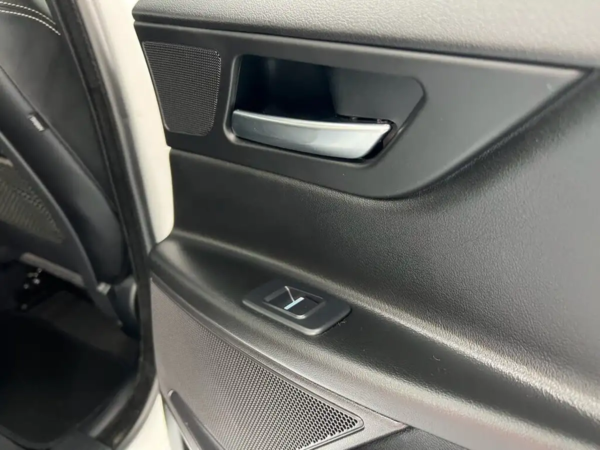 2019-jaguar-xe-20i-r-sport-200ps-big-5