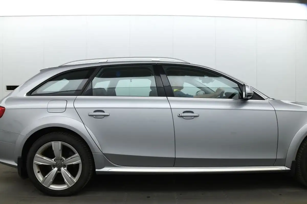 2015-audi-a4-allroad-20td-quattro-s-tronic-big-9