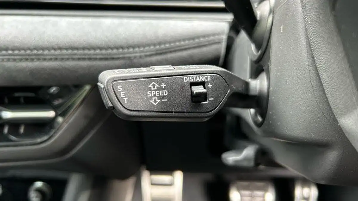 2025-audi-a6-e-tron-e-launch-edition-big-35