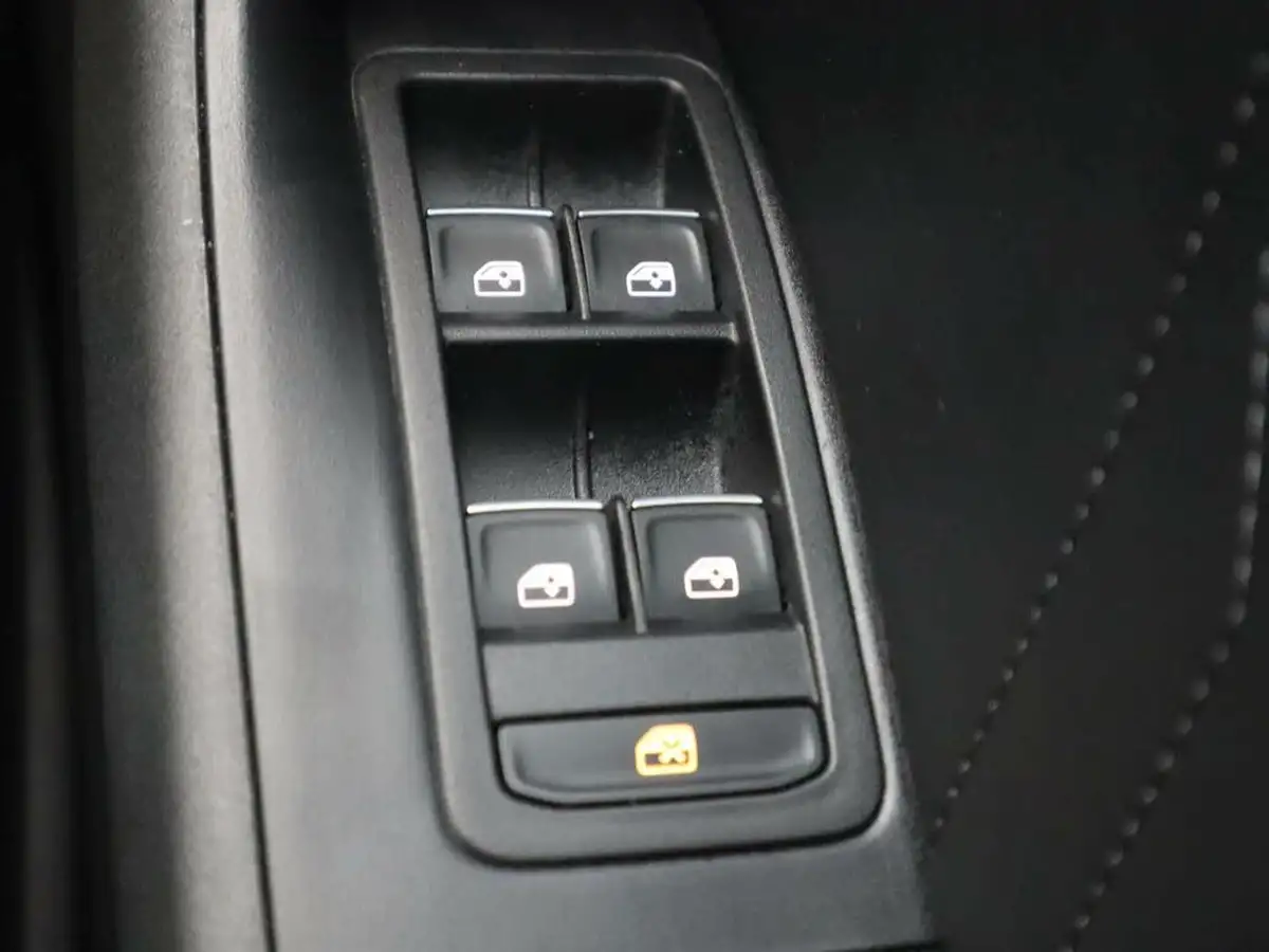 2023-seat-ateca-15-ecotsi-xperience-lux-dsg-big-37