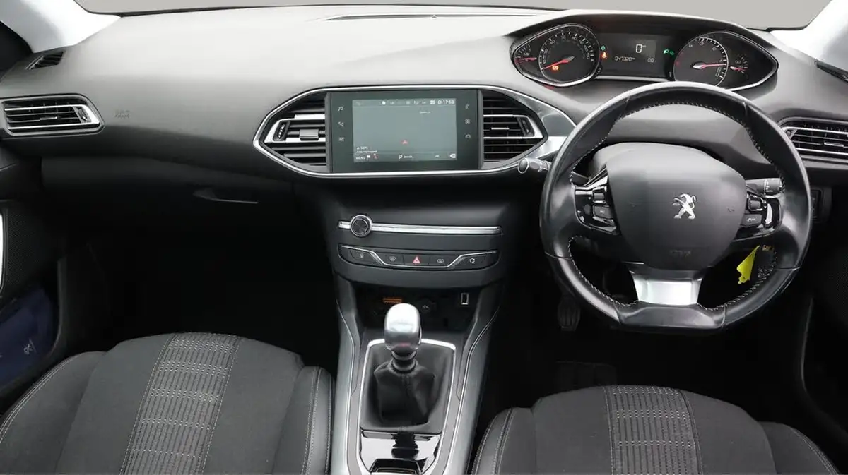 2018-peugeot-308-sw-15-bluehdi-allure-15-bluehdi-big-13