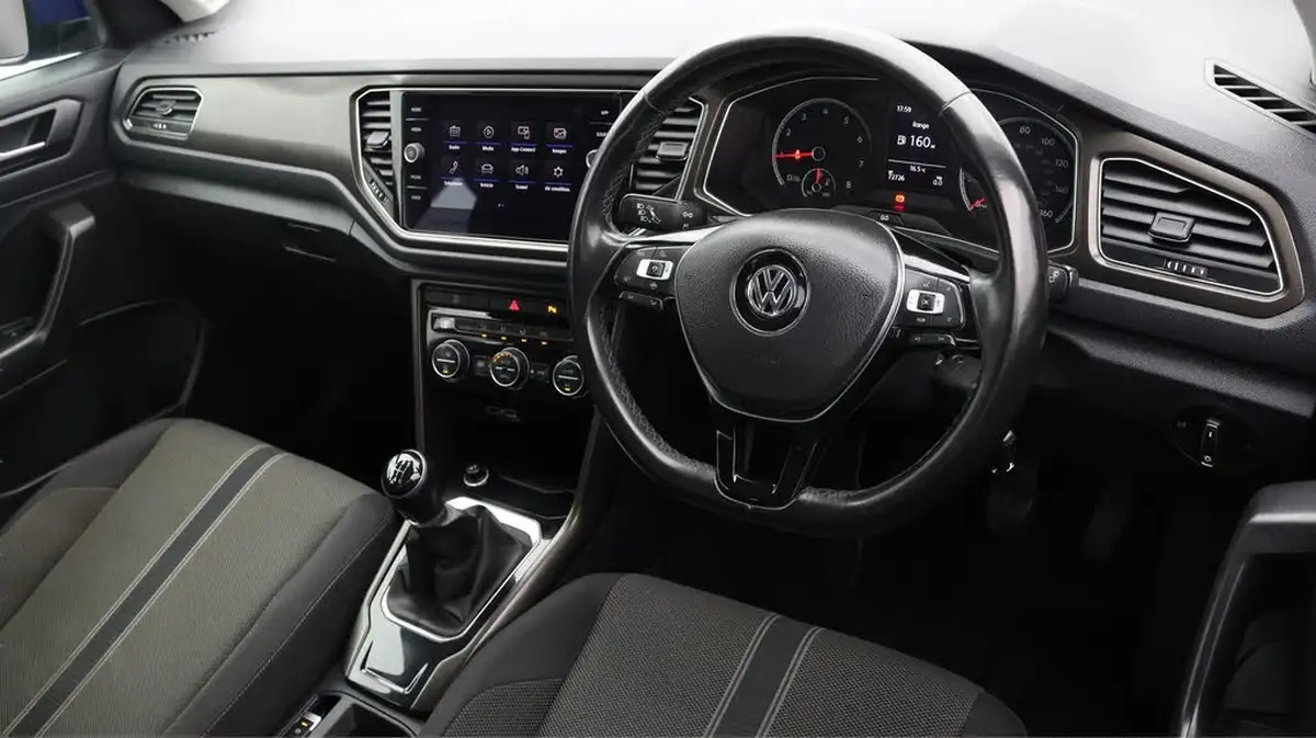 2018-volkswagen-t-roc-10-tsi-se-big-9