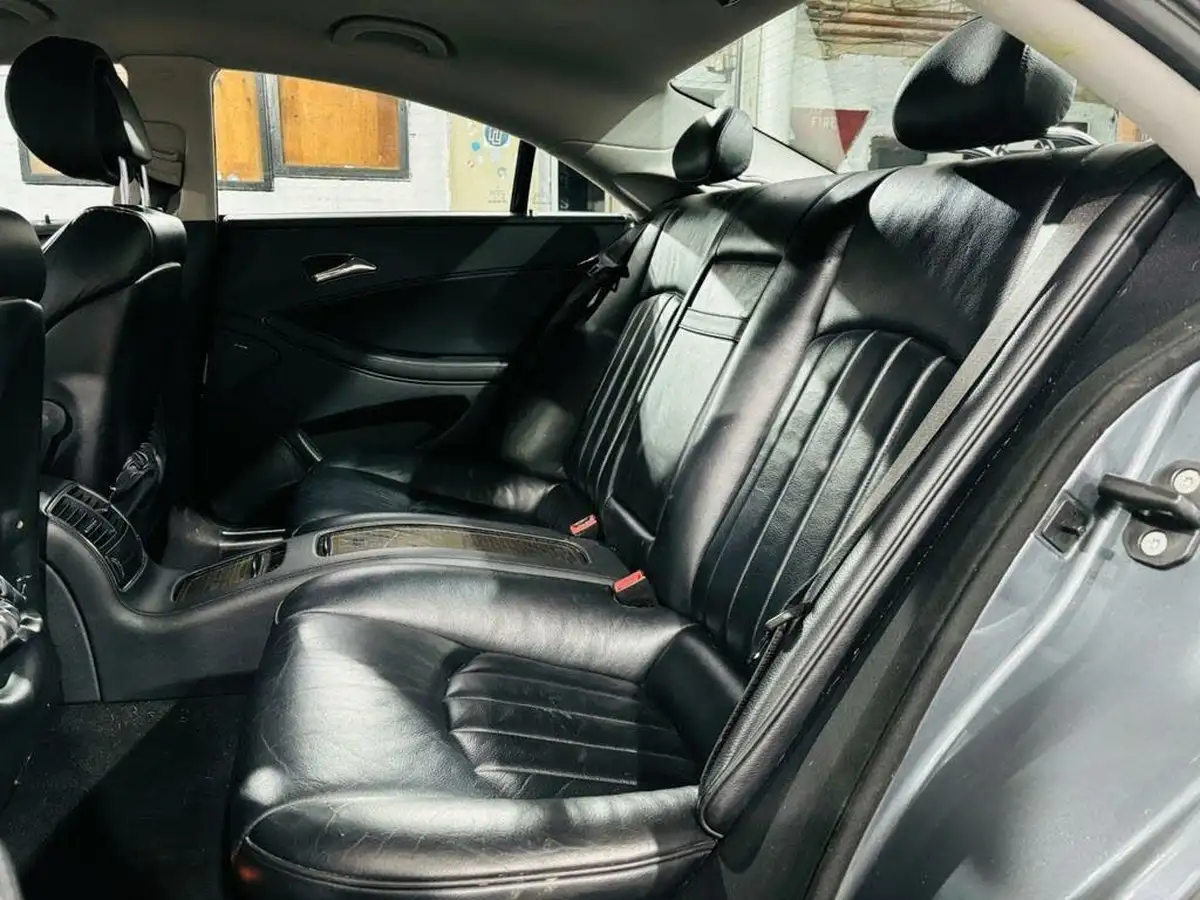 2008-mercedes-benz-cls-class-30td-cls320-big-14