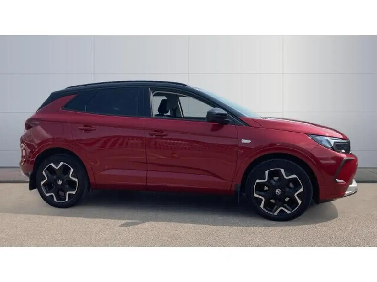 2022-vauxhall-grandland-12-ultimate-auto-big-4