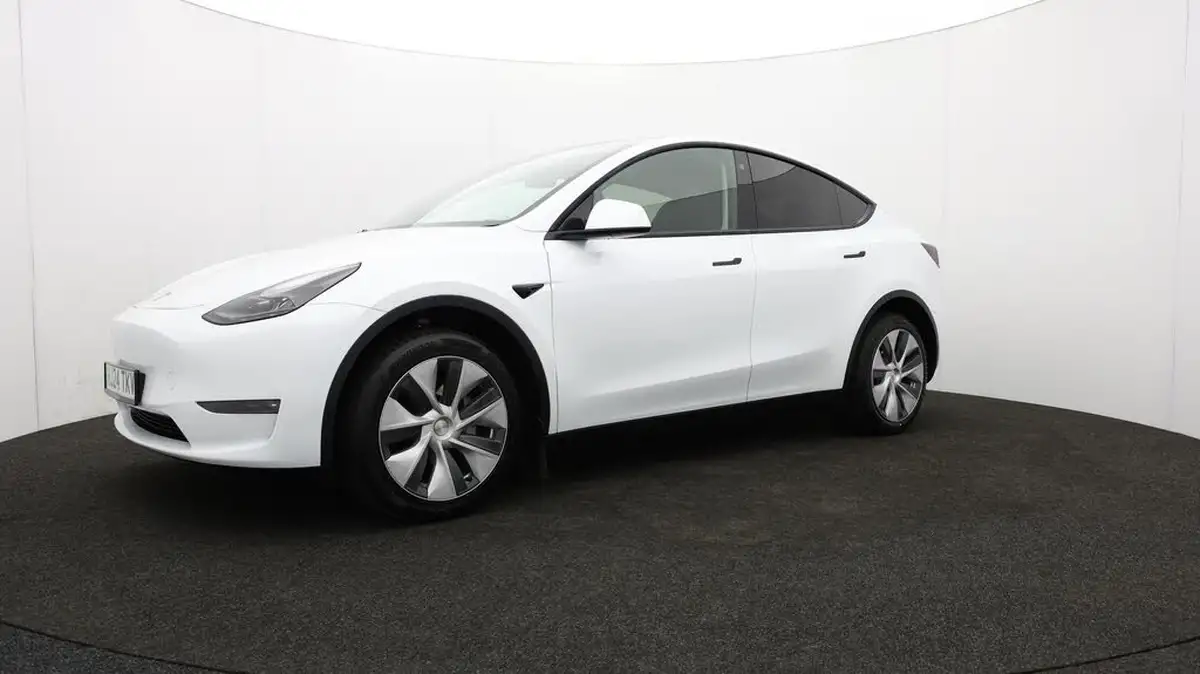 2024-tesla-model-y-e-long-range-306bhp-awd-big-57