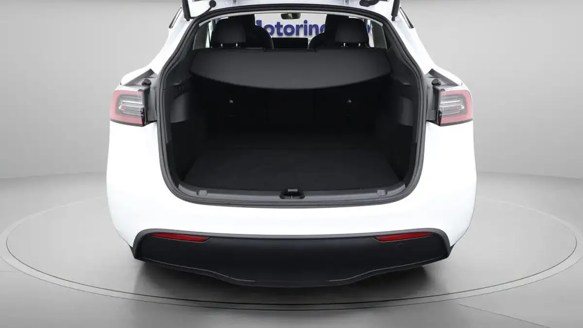 2024-tesla-model-y-e-long-range-306bhp-awd-big-17