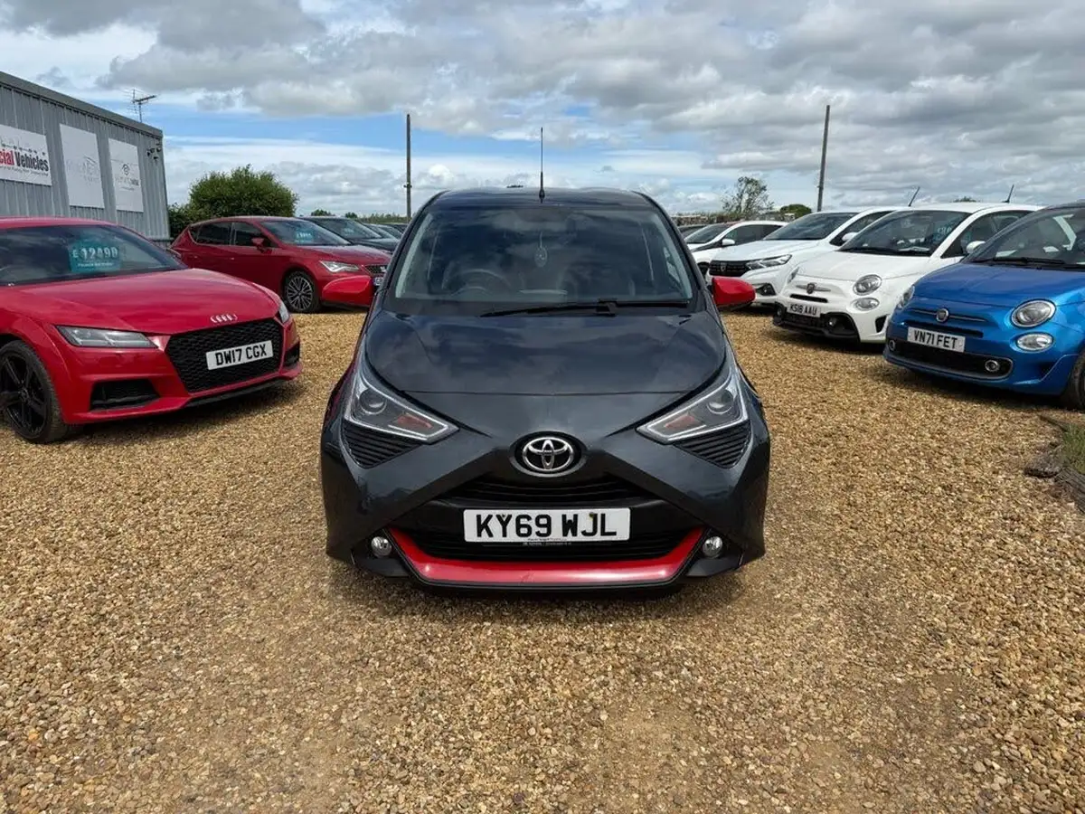 2019-toyota-aygo-10-vvt-i-x-trend-big-1