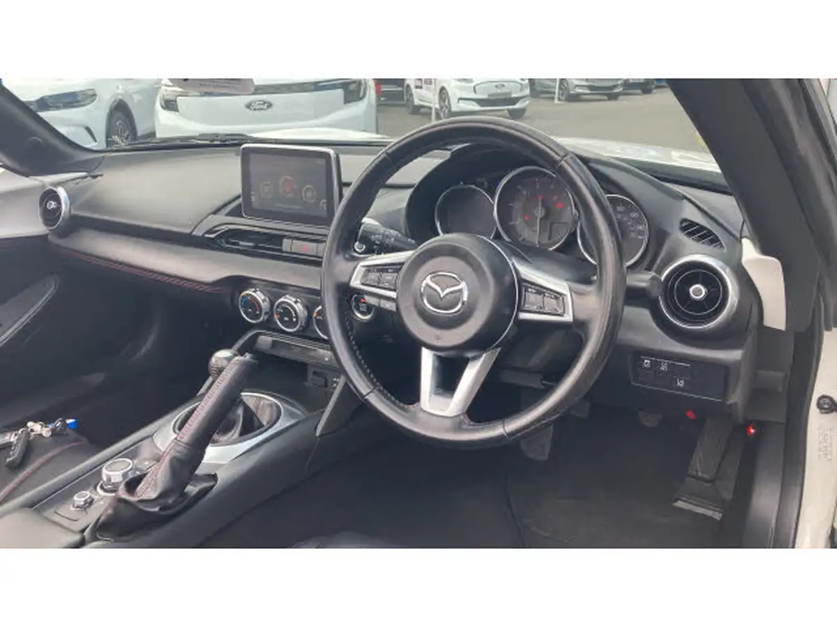 2015-mazda-mx-5-20-sport-big-14