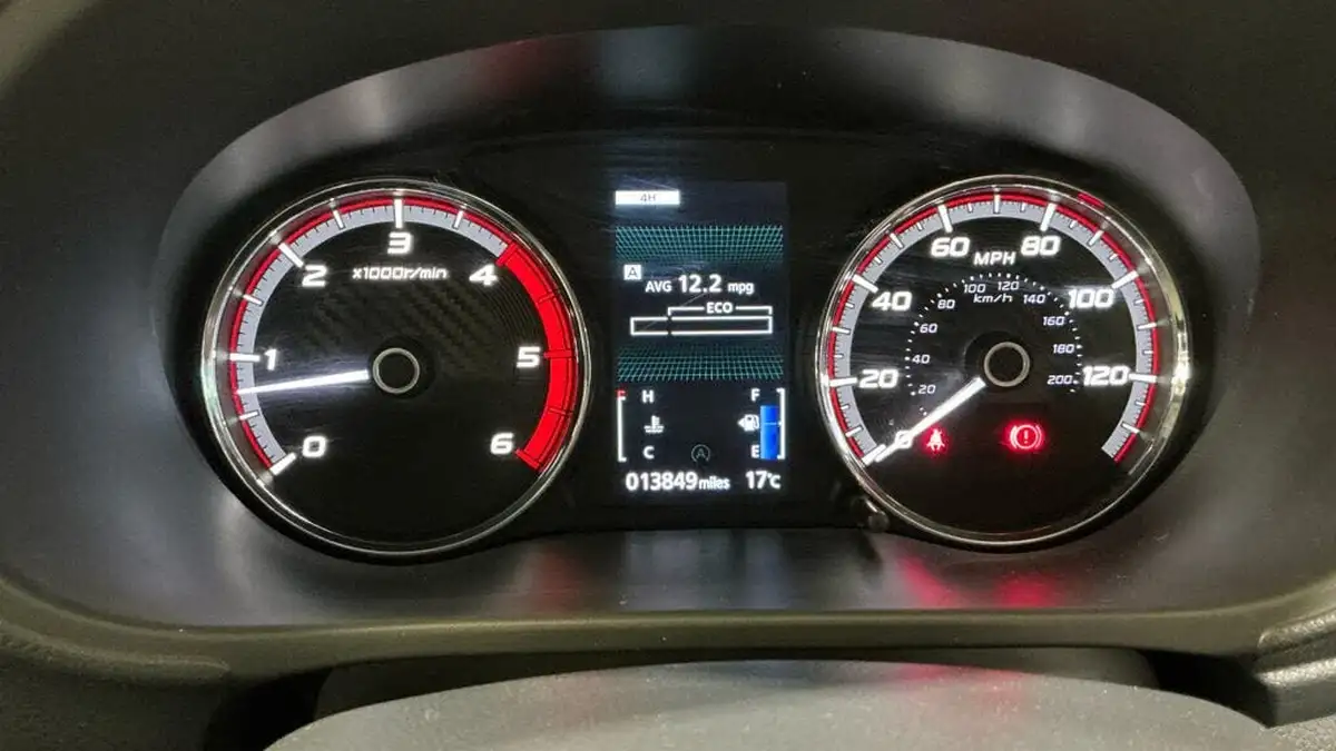 2020-mitsubishi-l200-22di-d-4-life-club-big-9