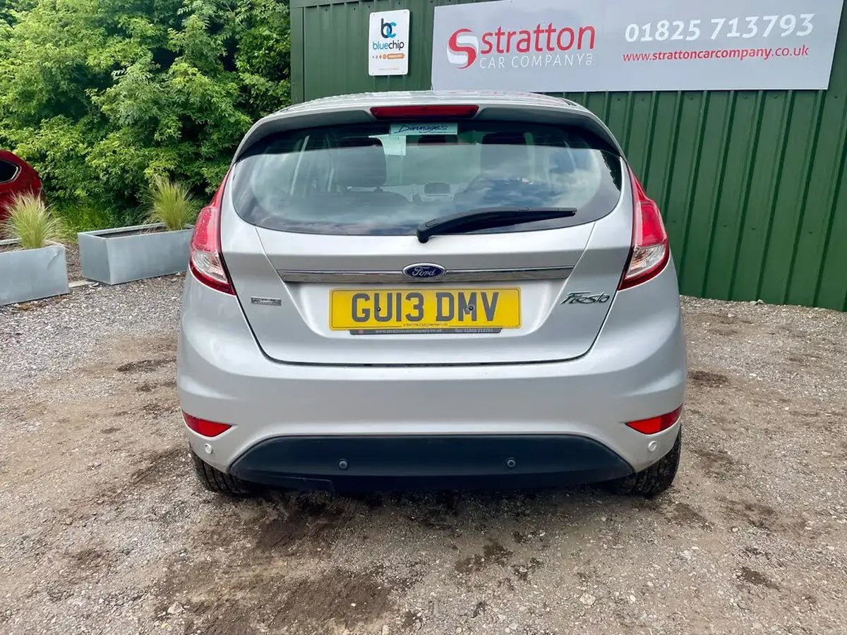 2013-ford-fiesta-10-zetec-100ps-ecoboost-ss-5d-big-6