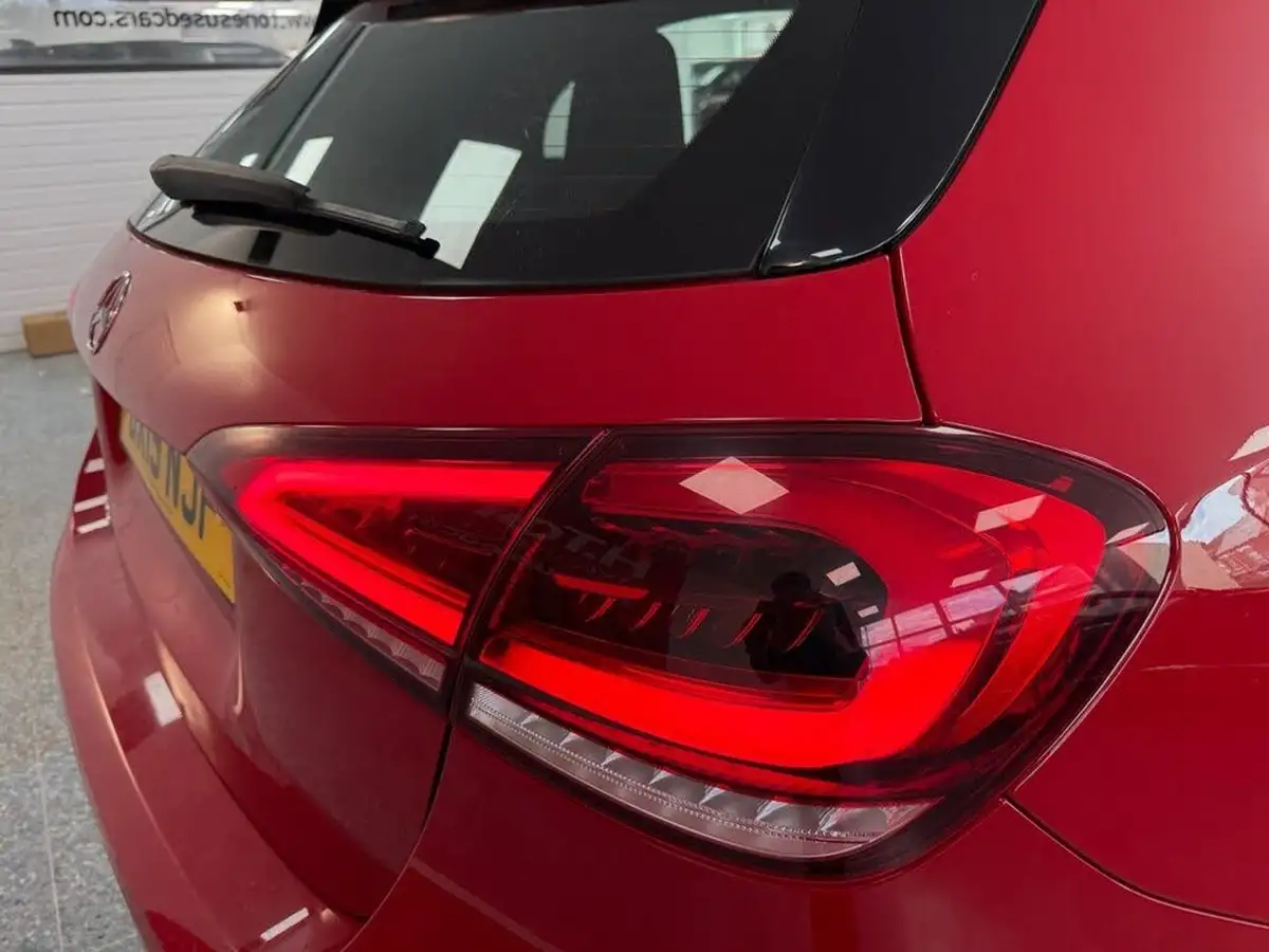 2019-mercedes-benz-a-class-13-a200-amg-line-premium-plus-hatchback-5d-big-8