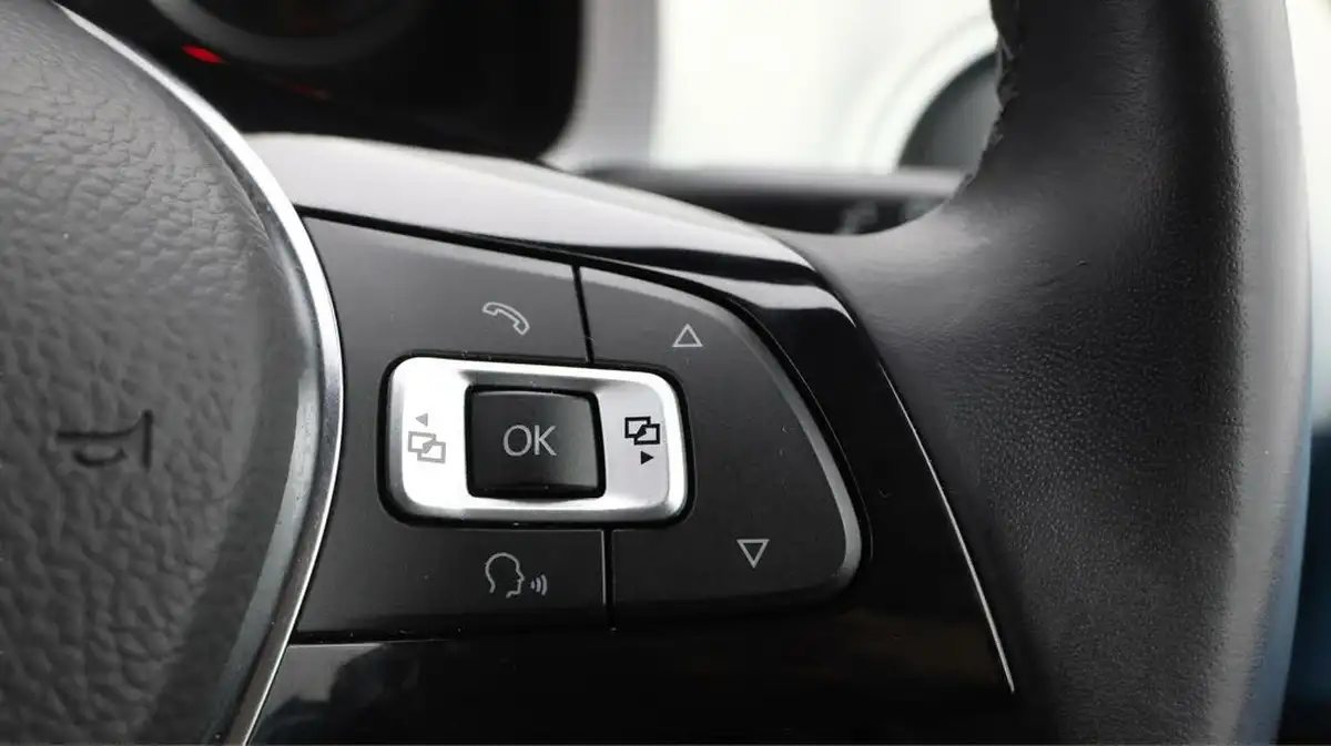 2019-volkswagen-up-10-high-up-75ps-ss-5d-big-23