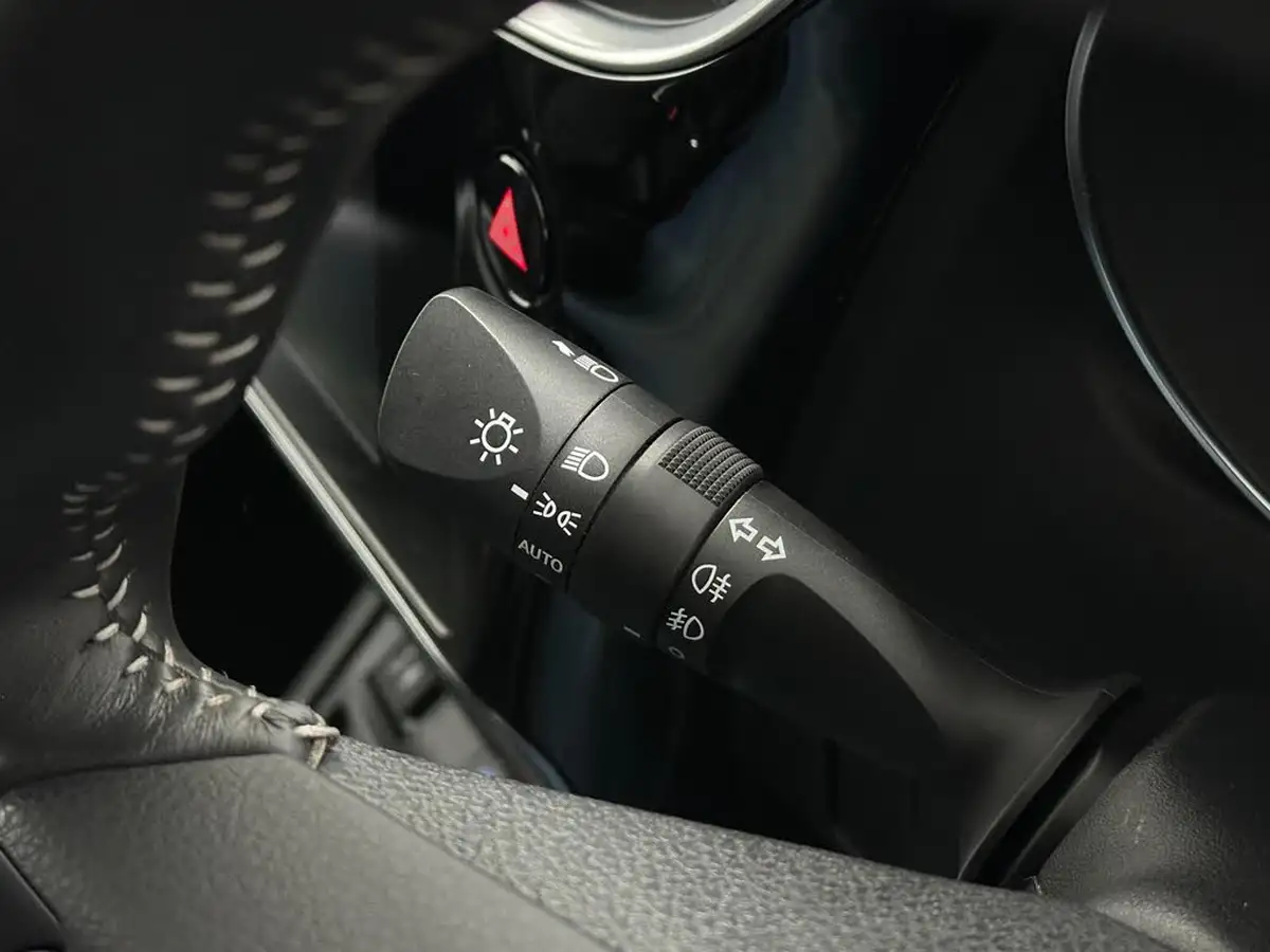 2018-toyota-auris-18-vvt-i-hsd-excel-hatchback-big-12