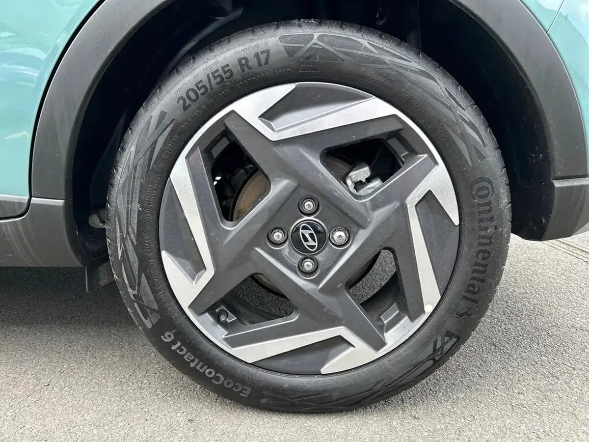2024-hyundai-bayon-10-t-gdi-premium-100ps-two-tone-roof-big-14