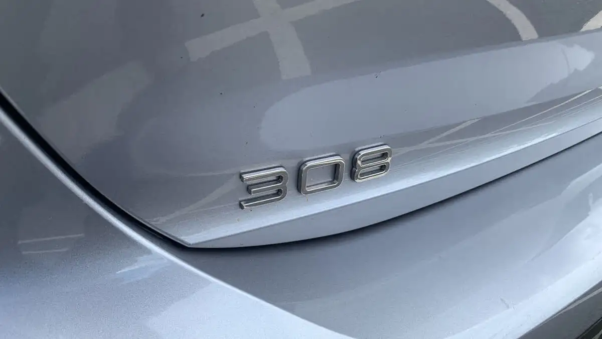 2024-peugeot-308-12-puretech-gt-130ps-ss-eat8-big-43