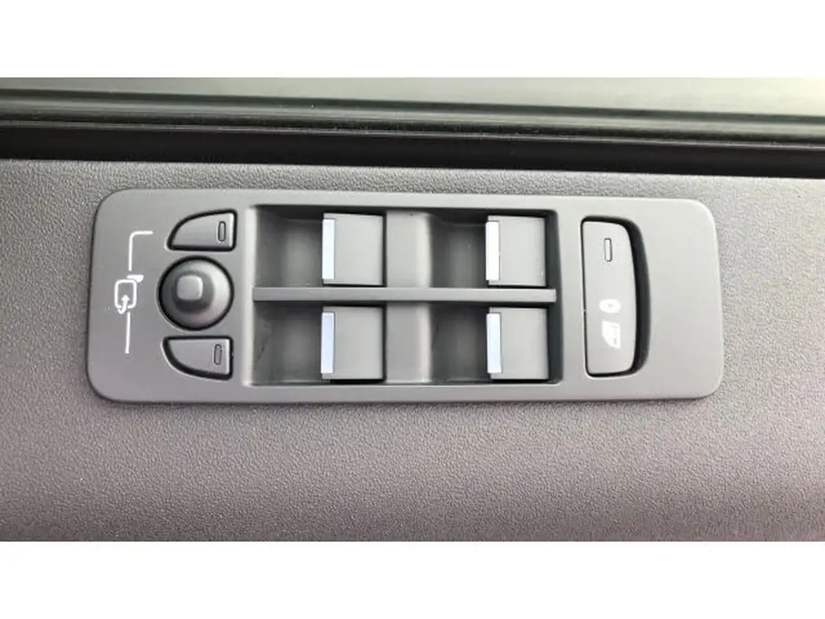 2024-land-rover-discovery-sport-15-p270e-dynamic-se-big-39