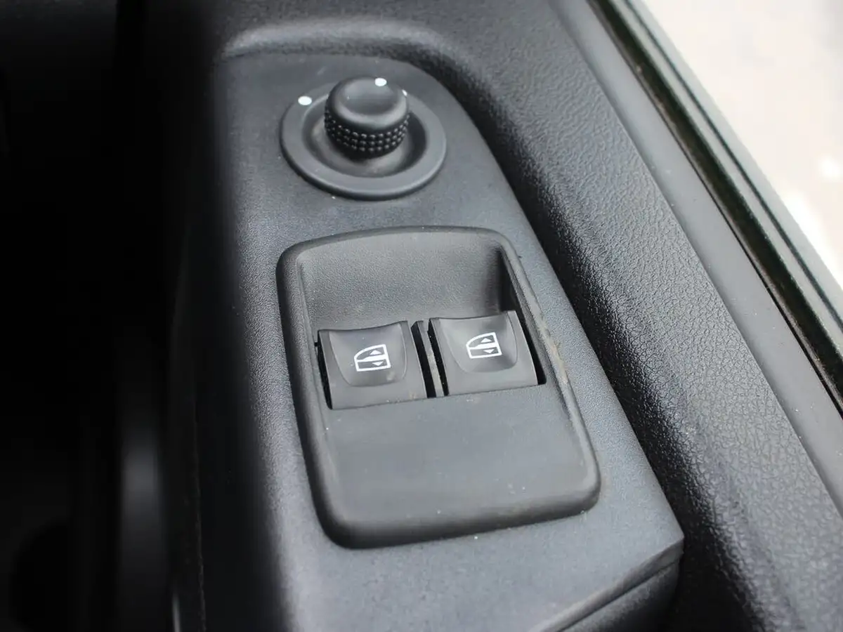 2021-renault-trafic-20dci-ll30-energy-120-business-panel-big-15