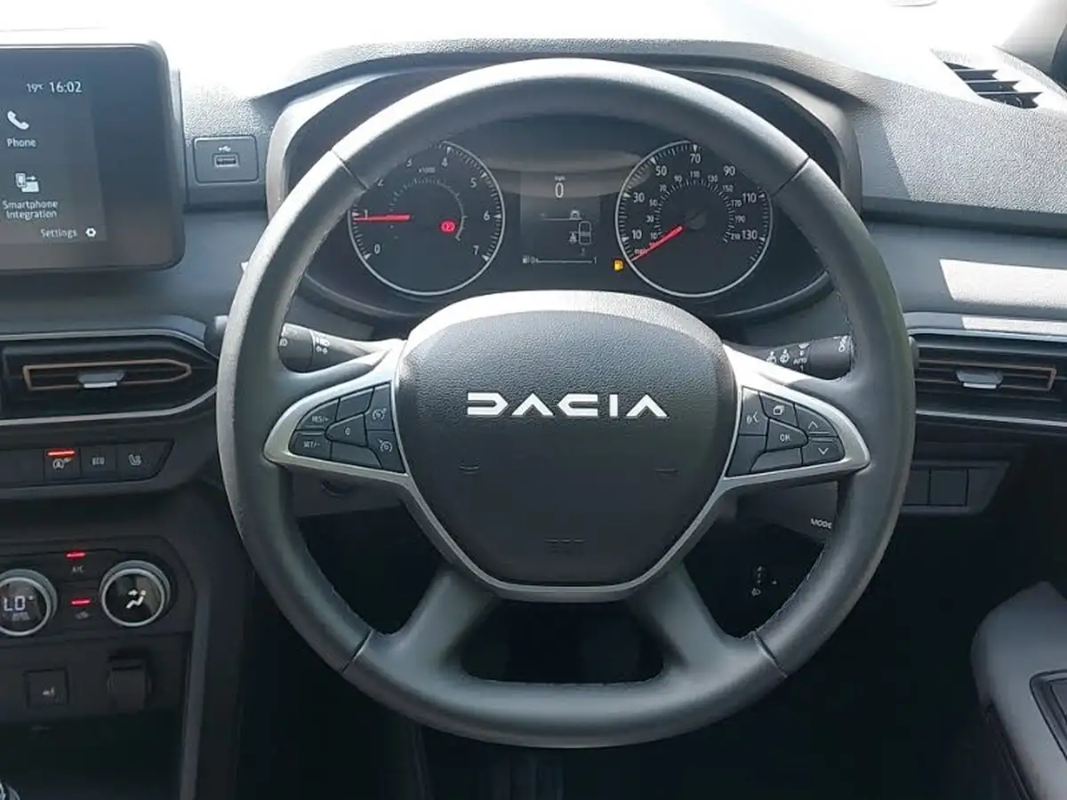2024-dacia-sandero-stepway-10-tce-extreme-90bhp-big-6