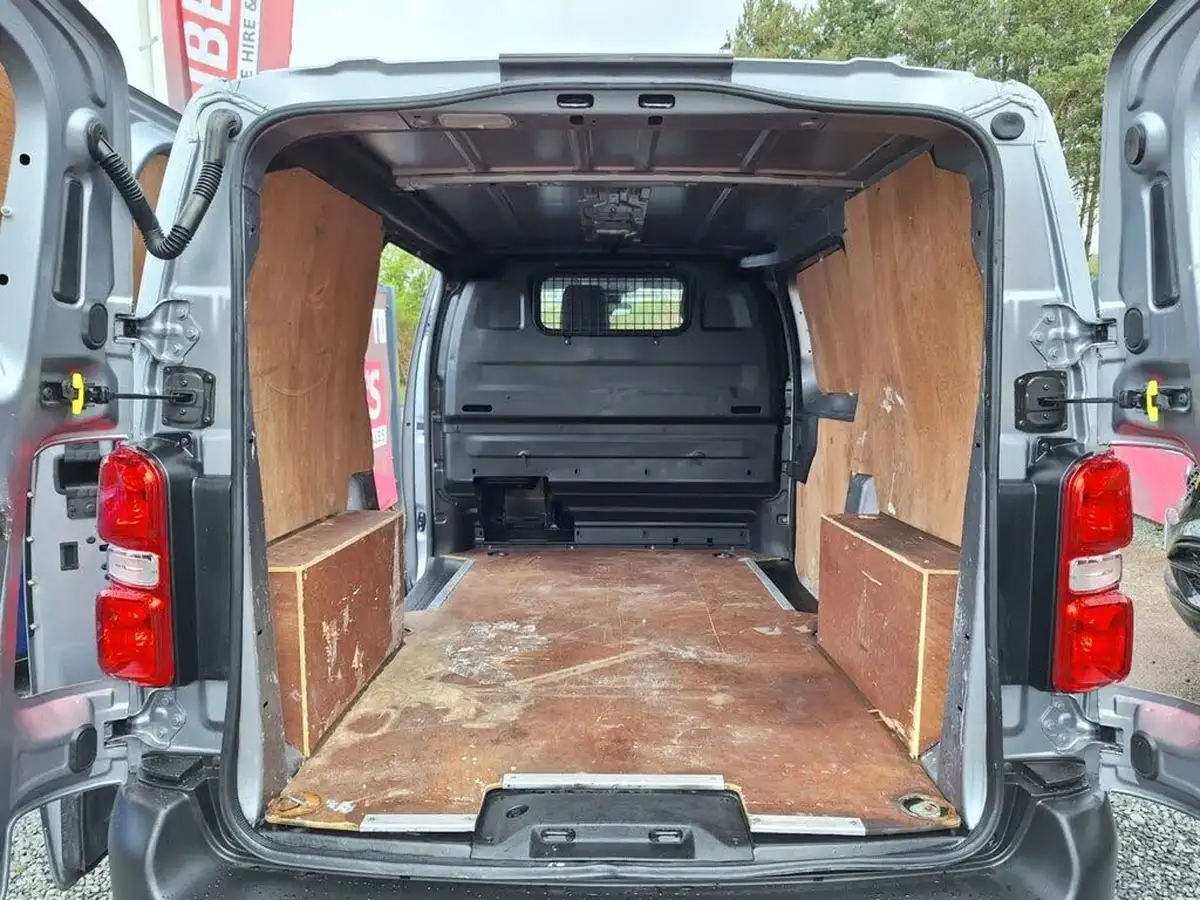 2019-toyota-proace-15d-icon-medium-big-28