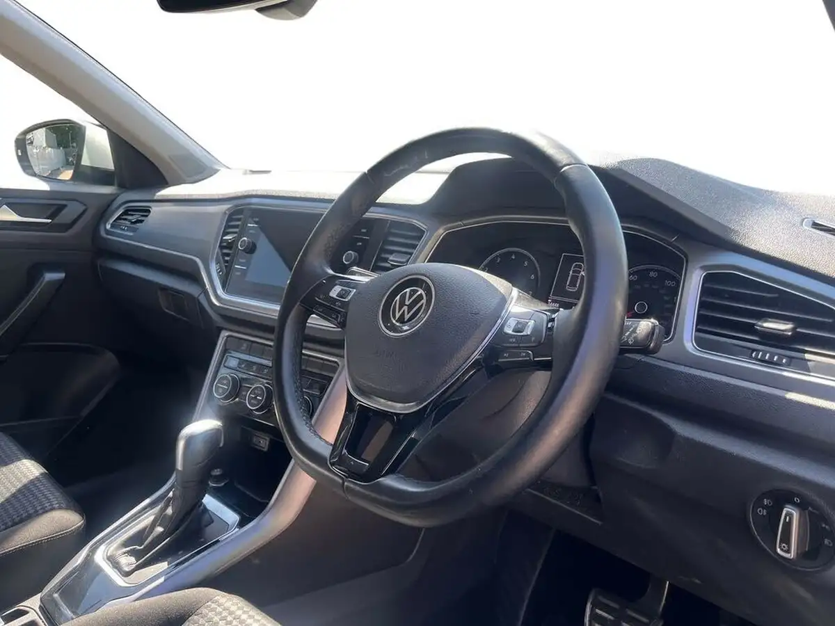 2022-volkswagen-t-roc-15-tsi-active-hatchback-5d-dsg-big-14