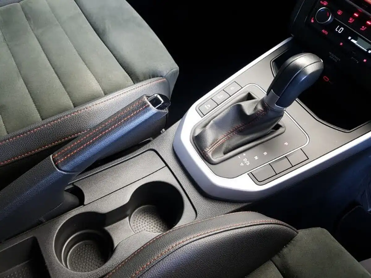 2022-seat-arona-15-tsi-fr-sport-big-16