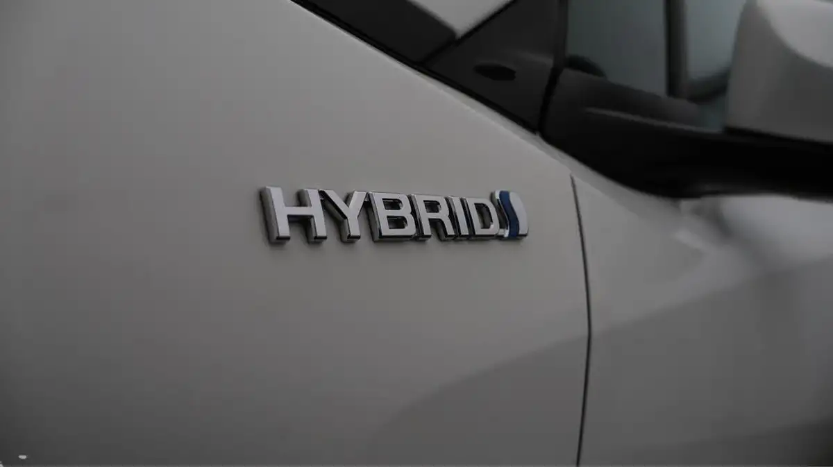 2020-toyota-c-hr-18-vvt-i-design-big-21