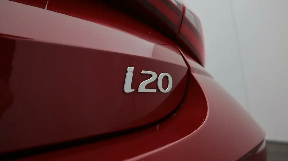 2024-hyundai-i20-10-t-gdi-premium-dct-big-23