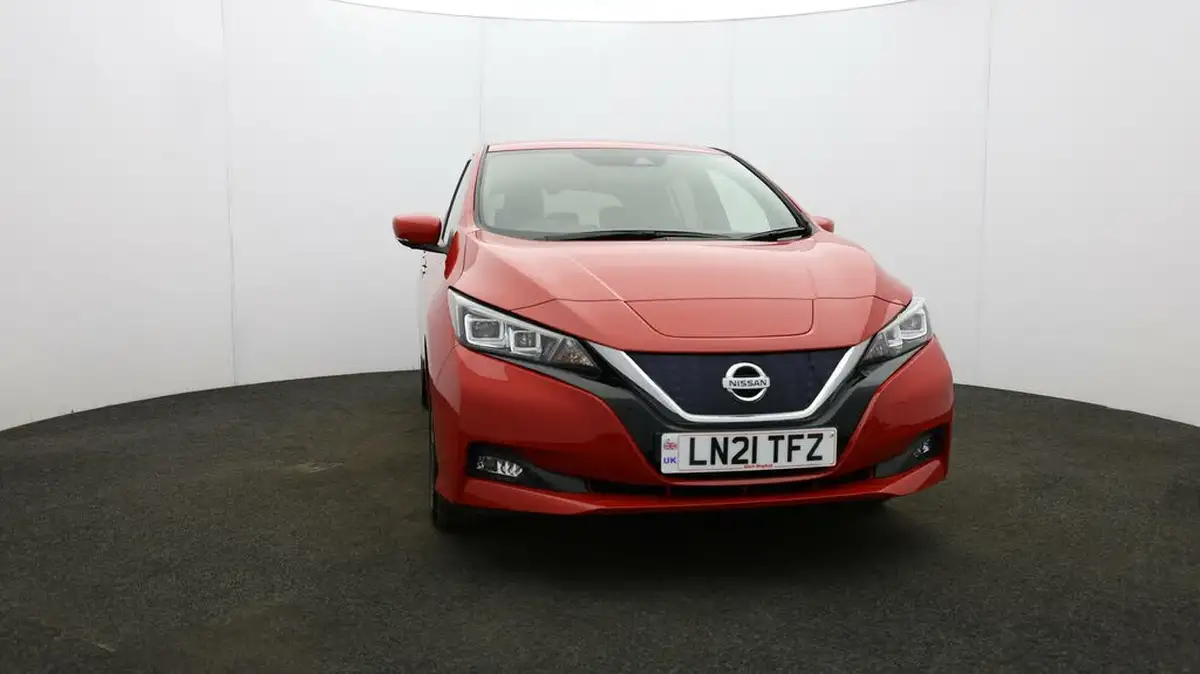 2021-nissan-leaf-e-tekna-big-37