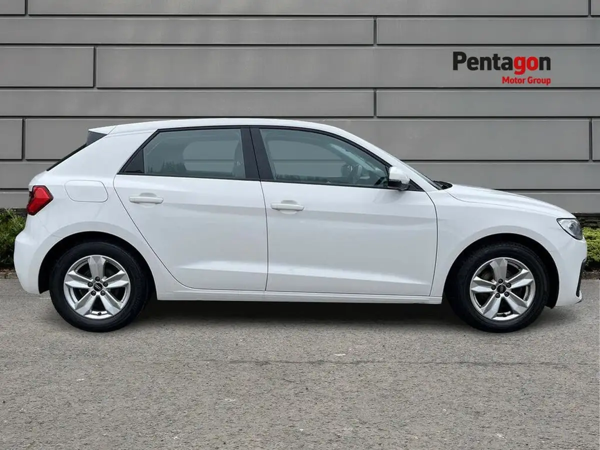 2022-audi-a1-10-25-tfsi-technik-big-10