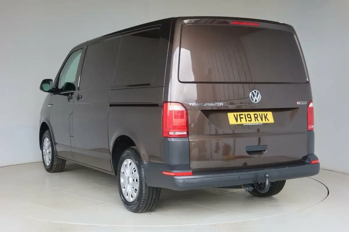2019-volkswagen-transporter-20tdi-t32-startline-bmt-swb-150pseu6-panel-van-big-2