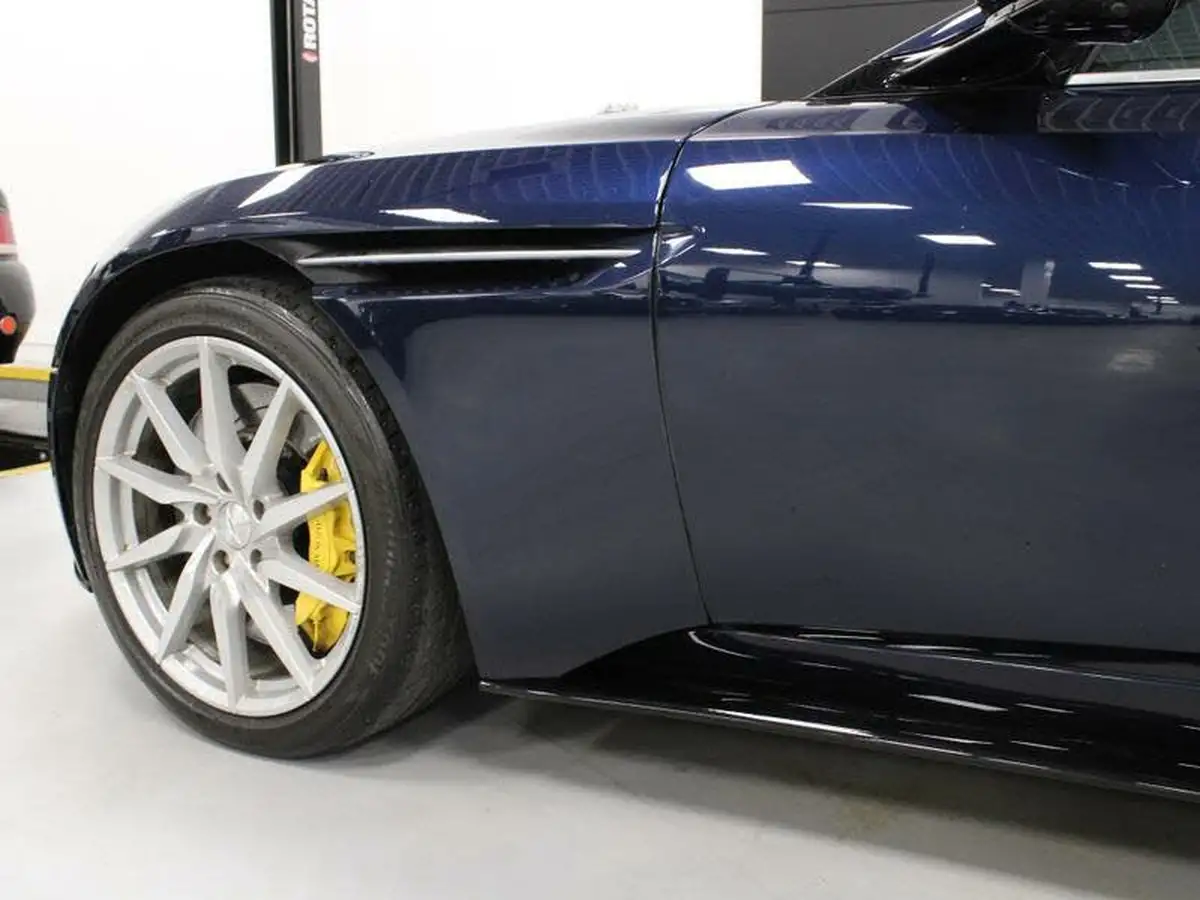 2018-aston-martin-db11-40-v8-big-13
