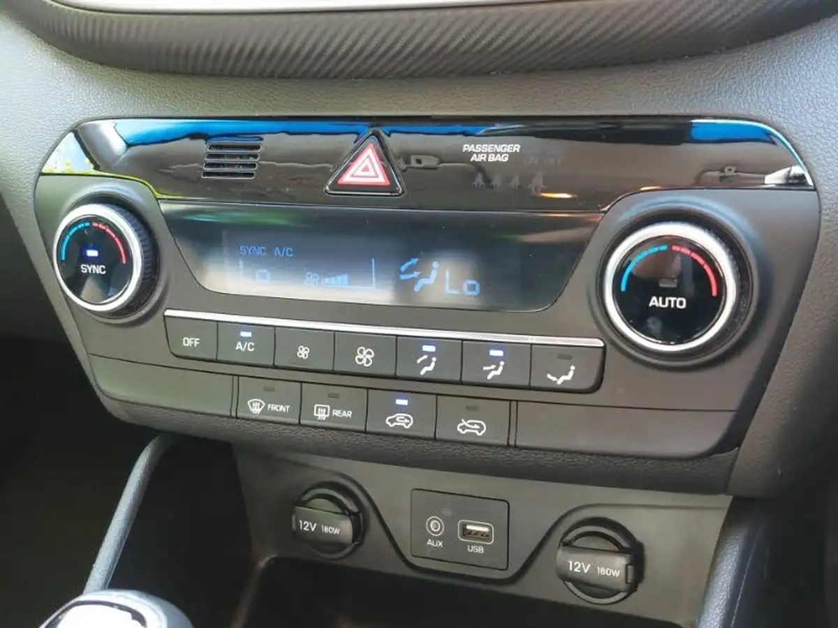 2019-hyundai-tucson-16-gdi-se-nav-big-17