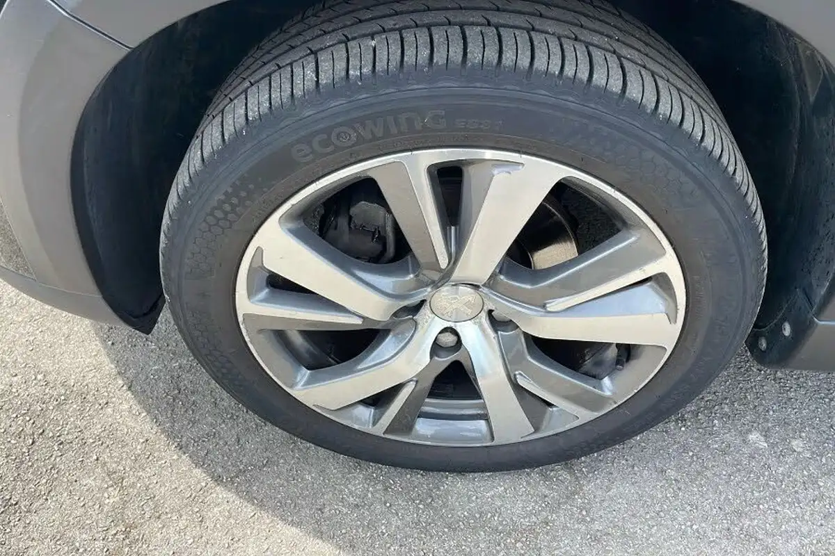 2019-peugeot-2008-suv-12-puretech-allure-premium-82bhp-big-19