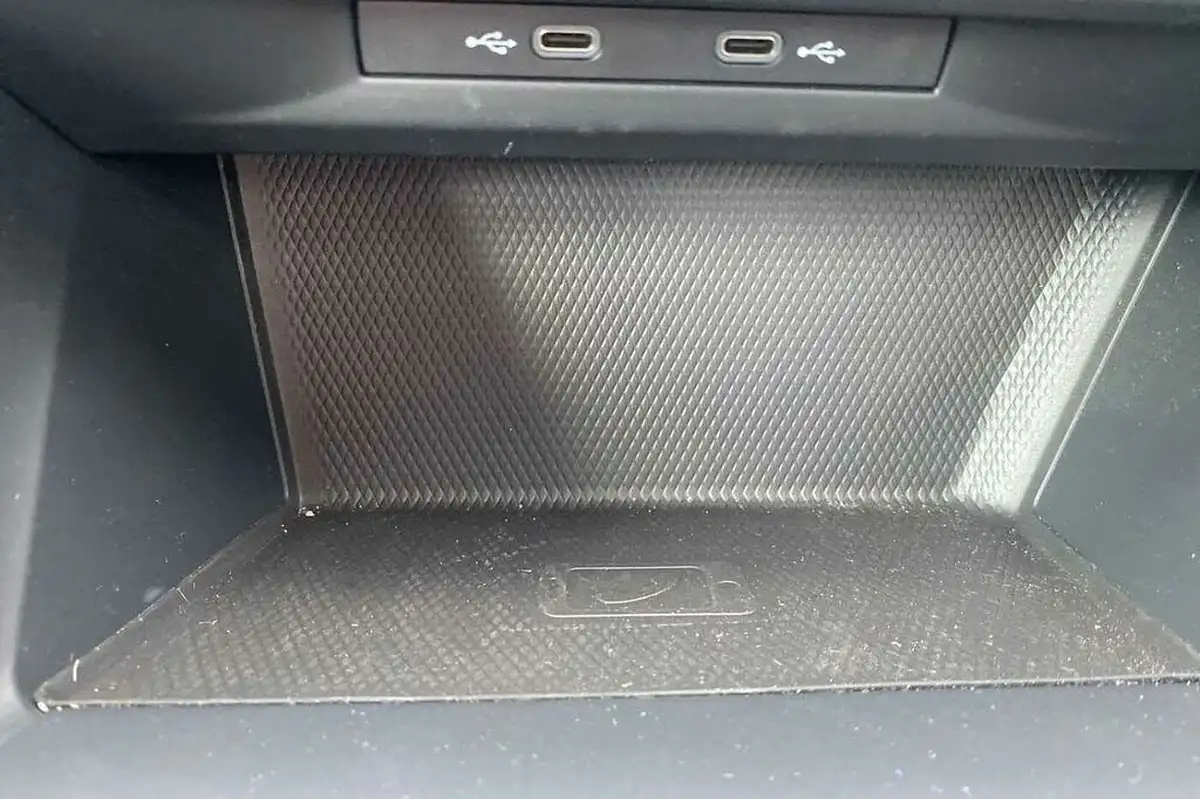 2022-volkswagen-golf-15-tsi-life-130ps-hatchback-big-30
