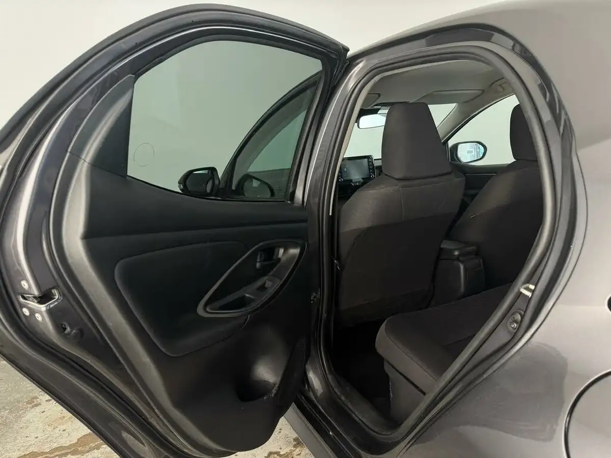 2022-toyota-yaris-15-vvt-i-design-big-21
