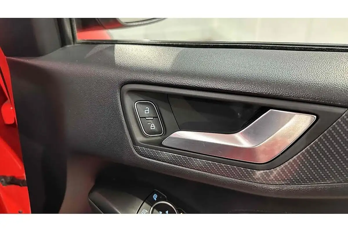 2019-ford-focus-10t-st-line-x-hatchback-big-30