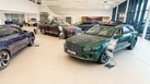2025-bentley-bentayga-40-v8-extended-wheelbase-azure-small-40