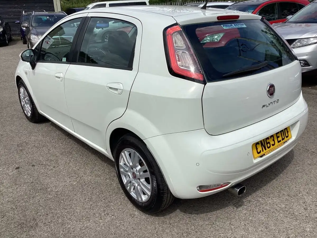 2013-fiat-punto-14-gbt-105bhp-multiair-5d-big-6