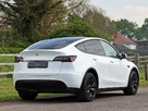 2022-tesla-model-y-e-long-range-small-34
