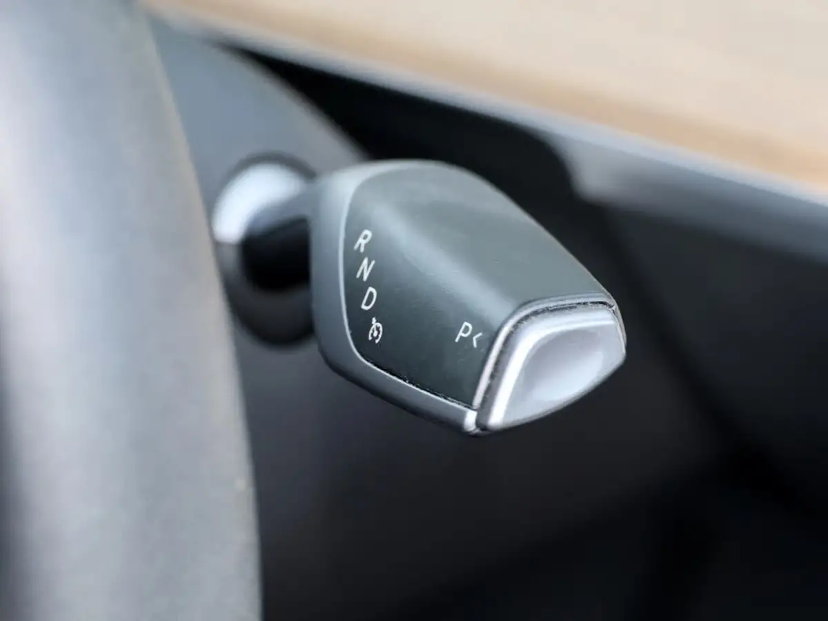 2022-tesla-model-y-e-long-range-big-47