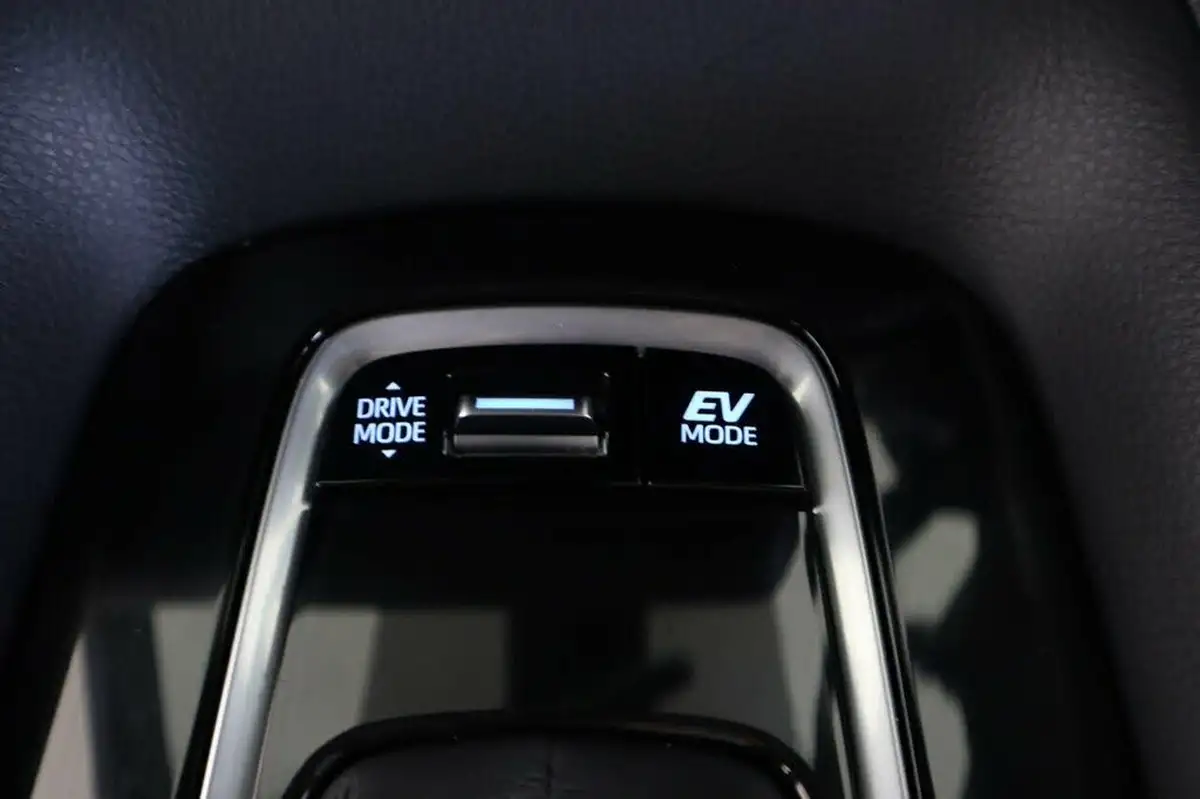 2021-toyota-corolla-18-vvt-i-icon-tech-spare-wheel-touring-sports-5d-big-22