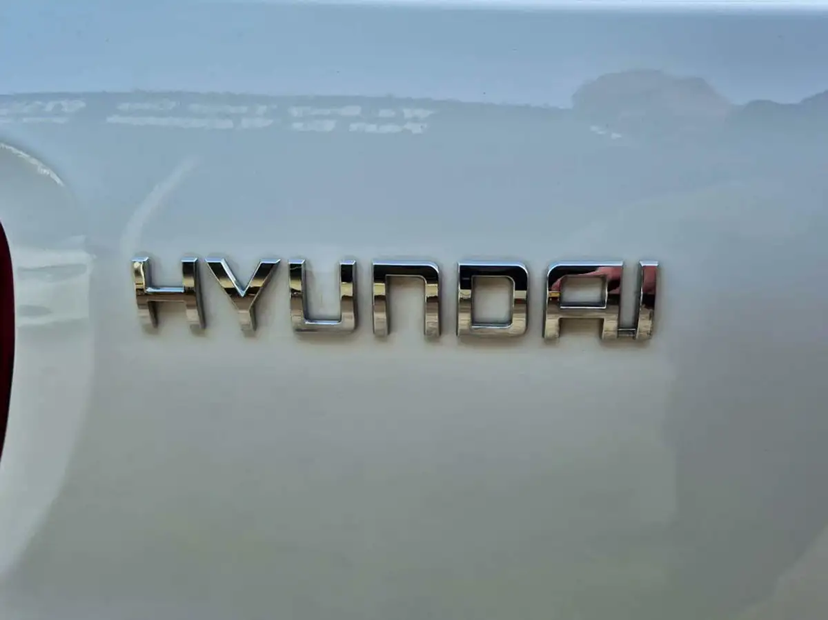 2016-hyundai-i10-10-premium-big-9