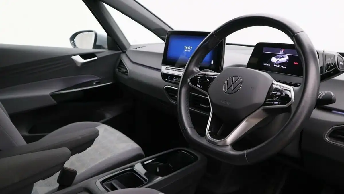 2022-volkswagen-id3-e-life-204ps-58kwh-pro-performance-big-4