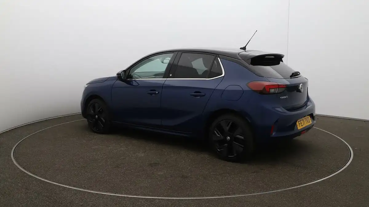2021-vauxhall-corsa-e-elite-premium-big-32