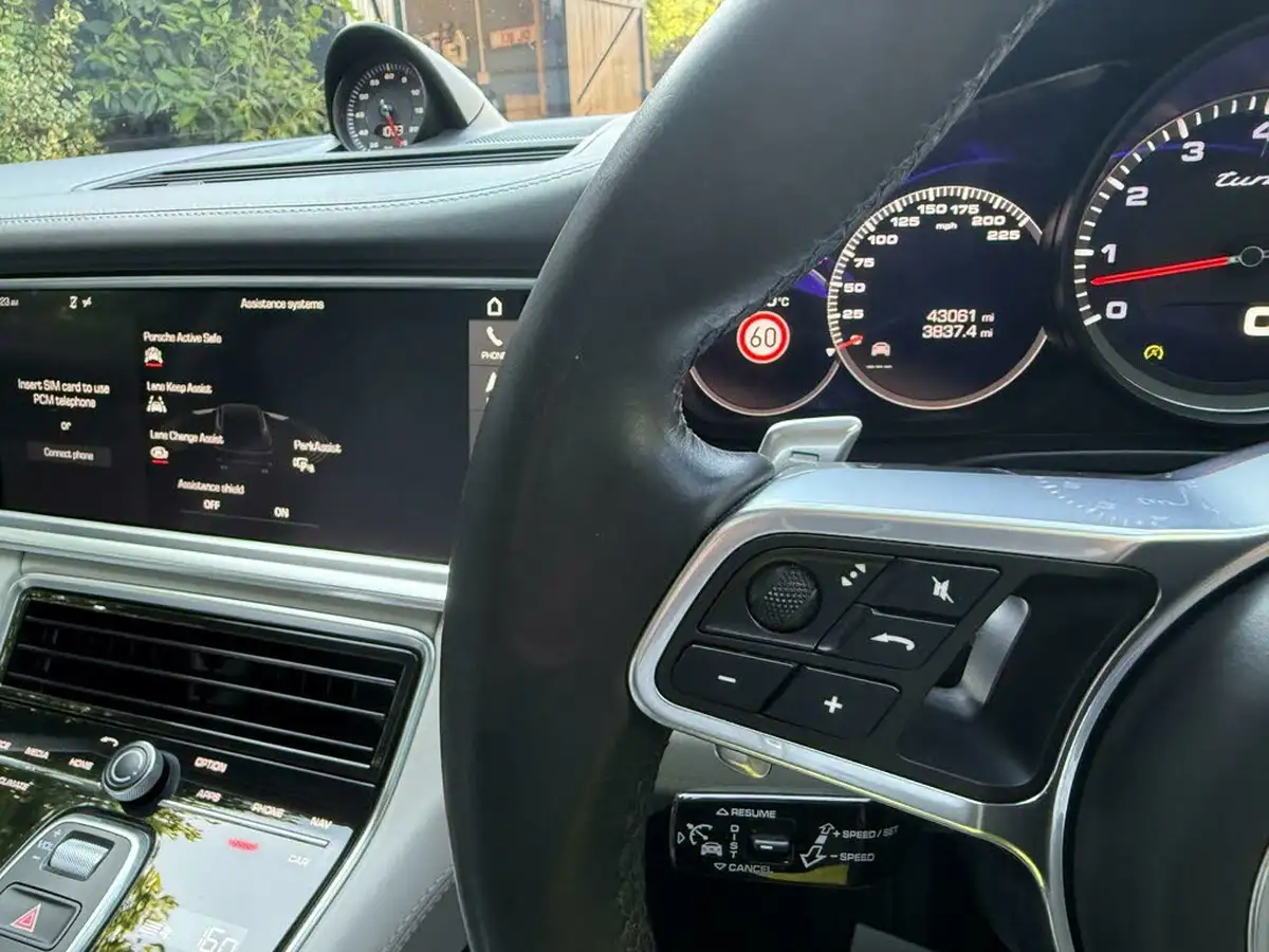 2016-porsche-panamera-40-v8-turbo-big-77