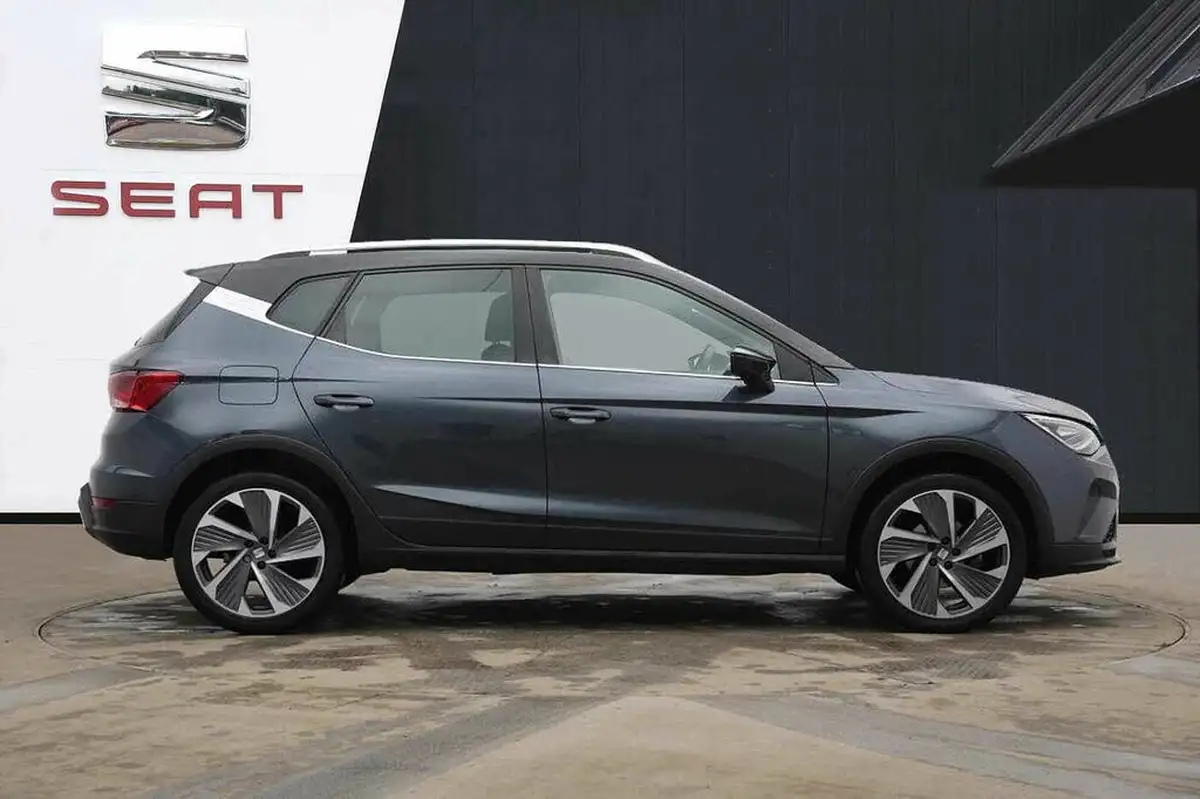 2022-seat-arona-15-tsi-fr-sport-big-3