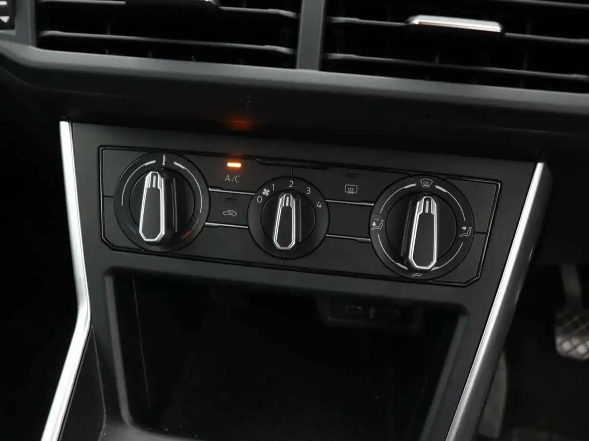 2022-volkswagen-polo-10-life-big-18