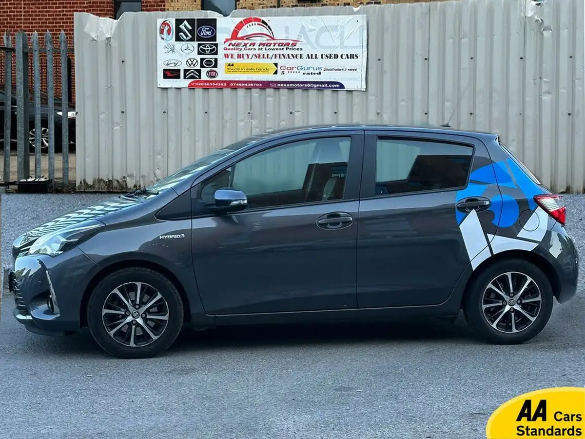 2019-toyota-yaris-15-vvt-i-icon-tech-98bhp-hybrid-1497cc-e-cvt-big-37
