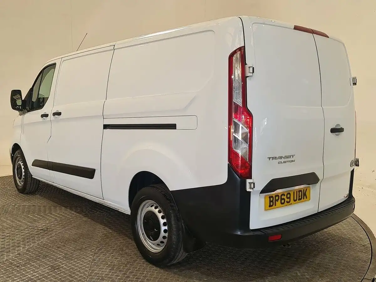2020-ford-transit-custom-20tdci-320-l2h1-leader-130pseu6dt-panel-van-big-8